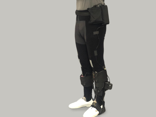 네오펙트가 '하지마비 환자용 소프트 로봇 기반 재활 시스템 개발' 범부처 지원사업에 선정됐다. 네오펙트 제공